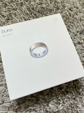 Oura Ring 4 – Gold Size 7